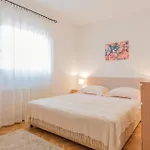 Dom wakacyjny Three-bedroom In Prolozac Donji *