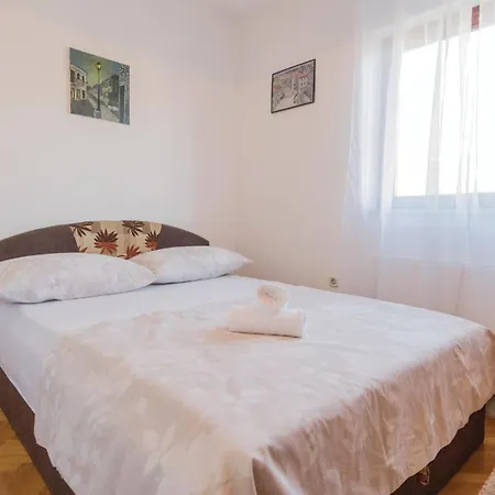 Feriehus Three-bedroom In Prolozac Donji Donji Proložac