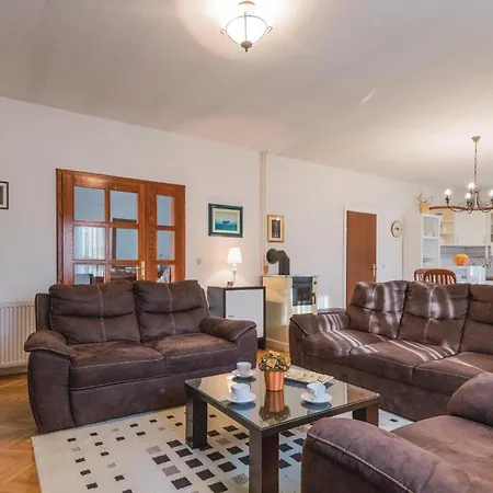 Dom wakacyjny Three-bedroom In Prolozac Donji Donji Proložac