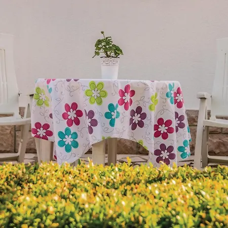 Pet Friendly In Prolozac Donji With Wifi Holiday home