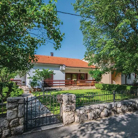 Three-bedroom In Prolozac Donji * Donji Proložac