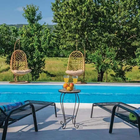 Three-bedroom In Prolozac Donji * Donji Proložac