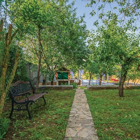 Three-bedroom In Prolozac Donji *
